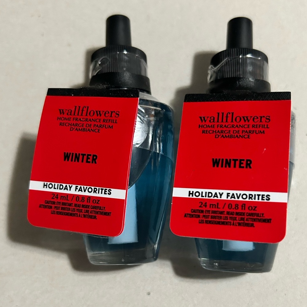 2 Bath & Body Works Winter Wall Flowers